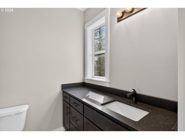 233 E St, Vernonia, OR 97064