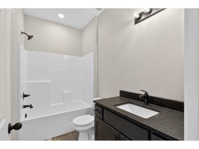 233 E St, Vernonia, OR 97064