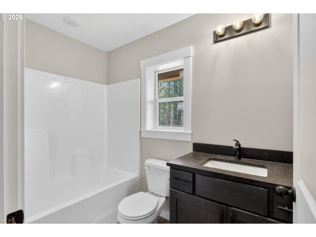 233 E St, Vernonia, OR 97064