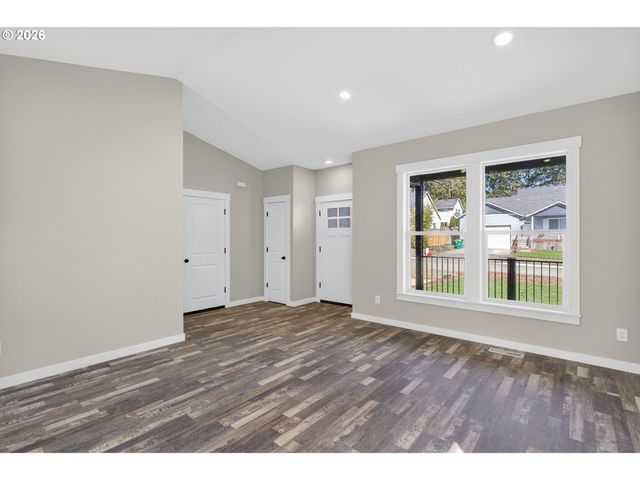 233 E St, Vernonia, OR 97064