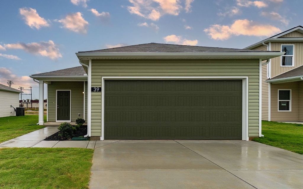 77 Stonehenge Lane, Manchester, TN 37355