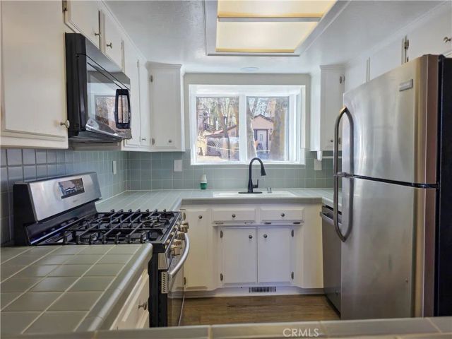 32964 Spruce Drive, Green Valley Lake, CA 92341