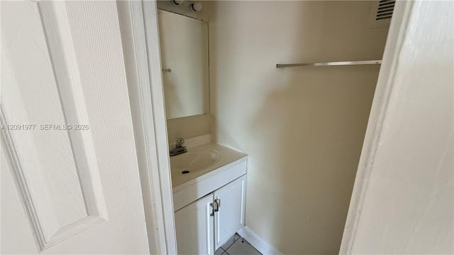 5461 W 24th Avenue 18, Hialeah, FL 33016