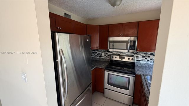 5461 W 24th Avenue 18, Hialeah, FL 33016