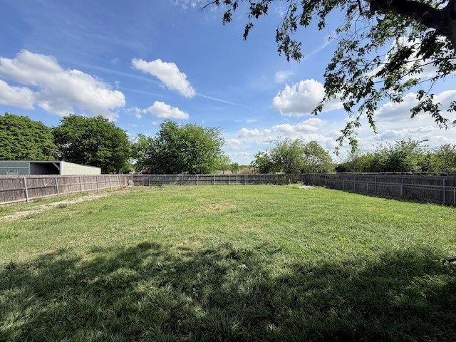 312 Poplar Street, Italy, TX 76651