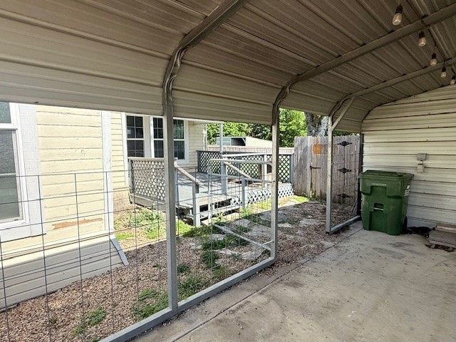 312 Poplar Street, Italy, TX 76651