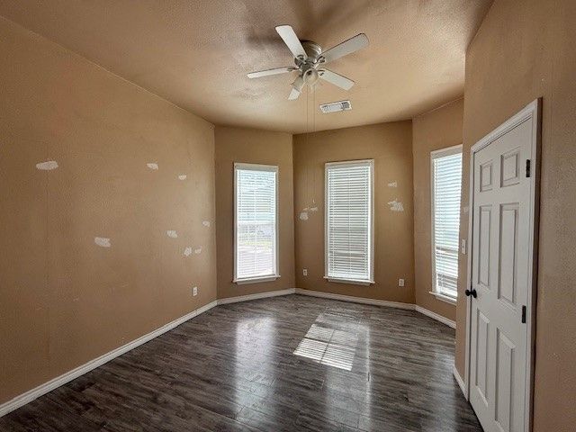312 Poplar Street, Italy, TX 76651