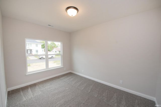 1079 E Wabash Street, Frankfort, IN 46041