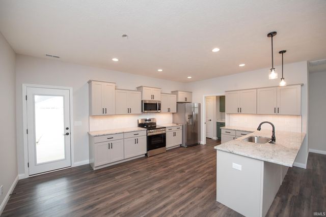 1079 E Wabash Street, Frankfort, IN 46041