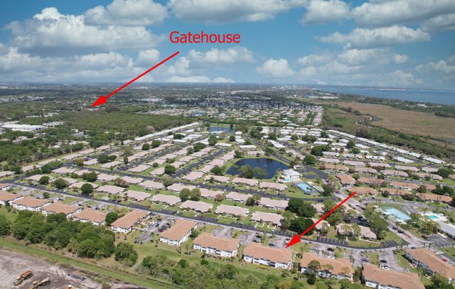 1217 S Lakes End Drive 1, Fort Pierce, FL 34982