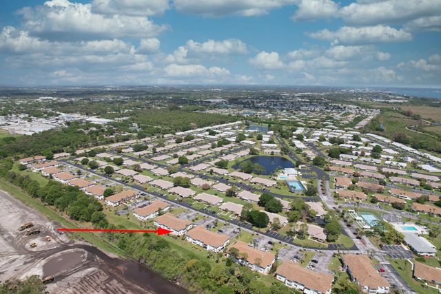 1217 S Lakes End Drive 1, Fort Pierce, FL 34982