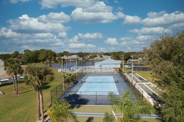 1217 S Lakes End Drive 1, Fort Pierce, FL 34982