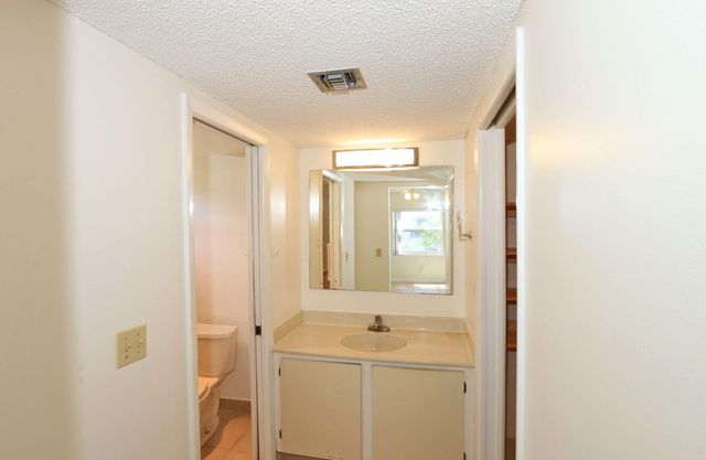 1217 S Lakes End Drive 1, Fort Pierce, FL 34982