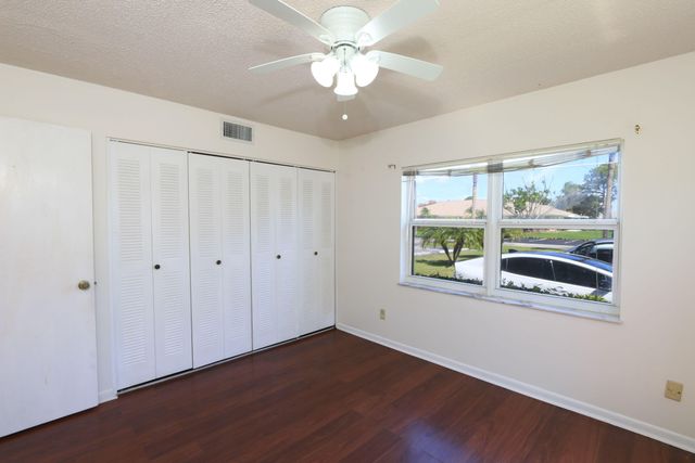 1217 S Lakes End Drive 1, Fort Pierce, FL 34982