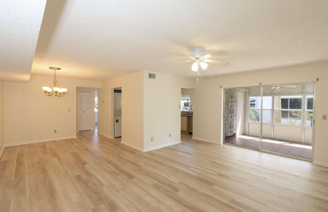 1217 S Lakes End Drive 1, Fort Pierce, FL 34982