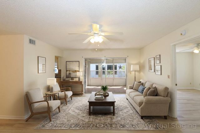 1217 S Lakes End Drive 1, Fort Pierce, FL 34982