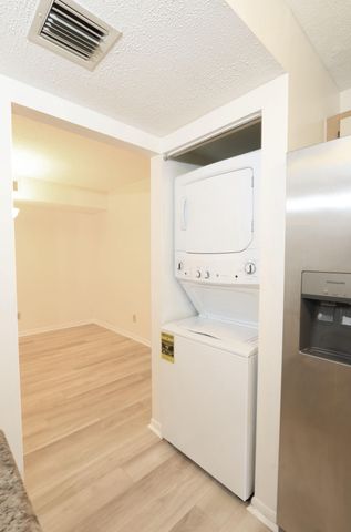 1217 S Lakes End Drive 1, Fort Pierce, FL 34982