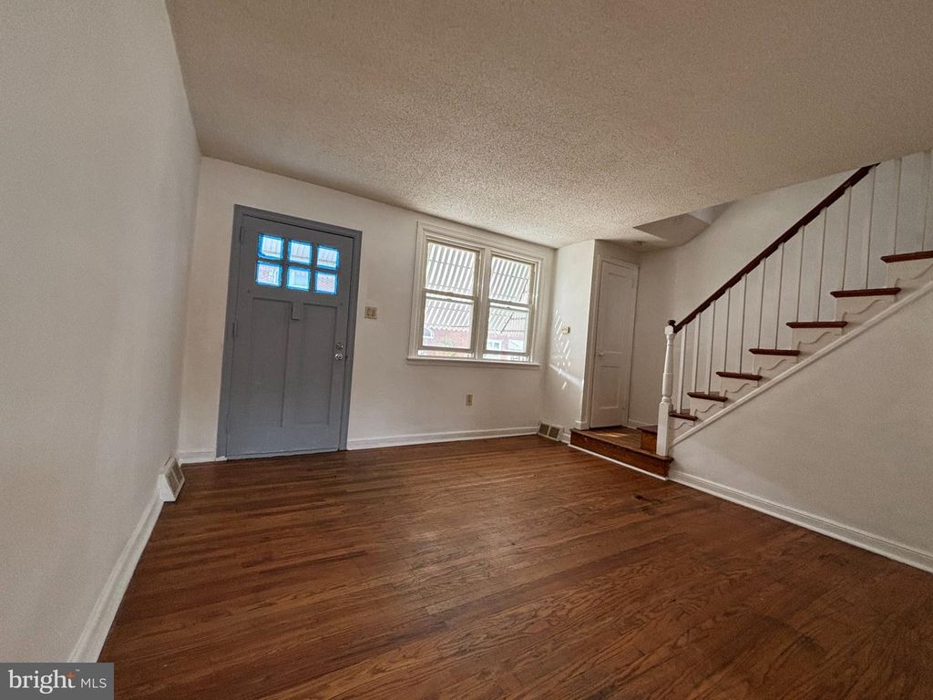 2815 S MILDRED ST, Philadelphia, PA 19148 — photo 3