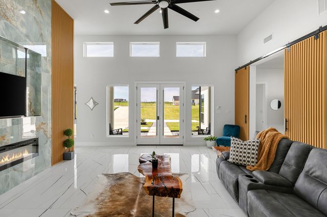 313 Ryker Lane, Gunter, TX 75058