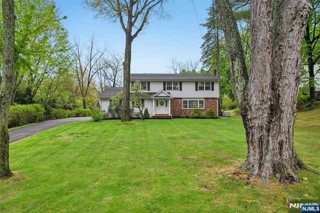411 Wyckoff Avenue, Wyckoff, NJ 07481