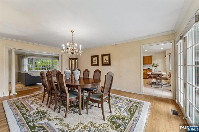 411 Wyckoff Avenue, Wyckoff, NJ 07481