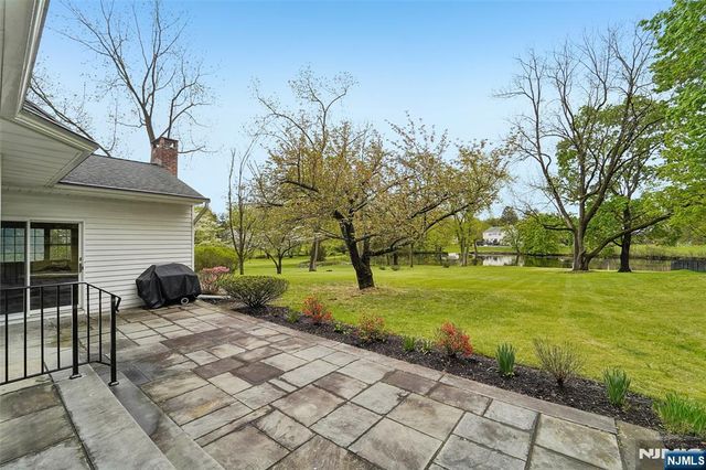 411 Wyckoff Avenue, Wyckoff, NJ 07481