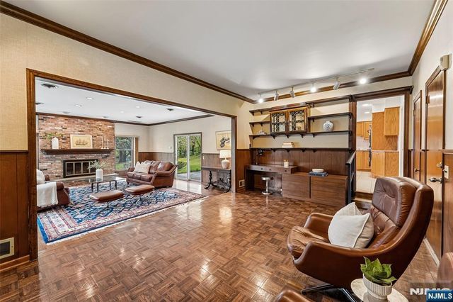 411 Wyckoff Avenue, Wyckoff, NJ 07481