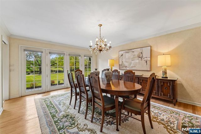 411 Wyckoff Avenue, Wyckoff, NJ 07481