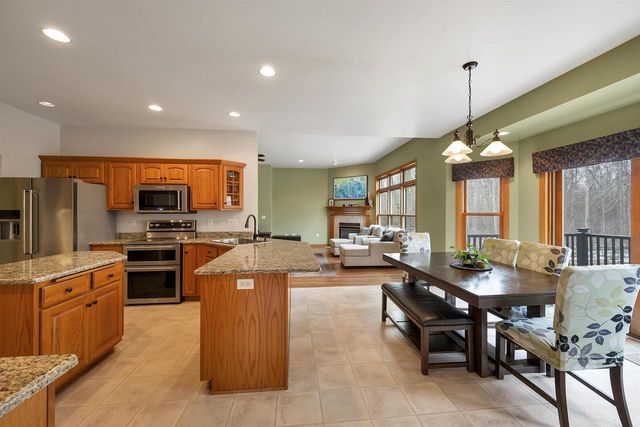 2503 WILDING WAY, Suamico, WI 54173