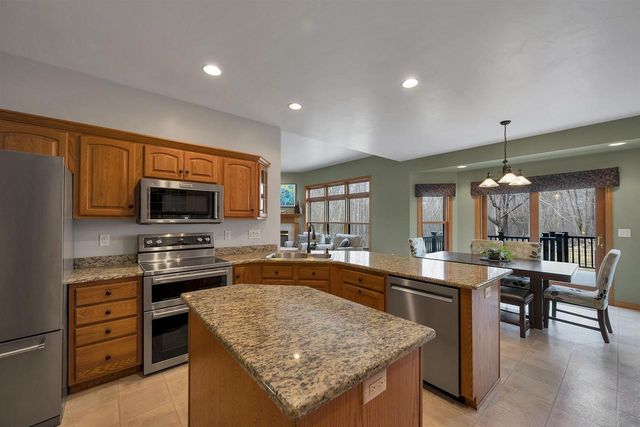 2503 WILDING WAY, Suamico, WI 54173