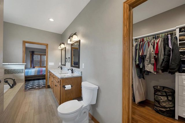 2503 WILDING WAY, Suamico, WI 54173