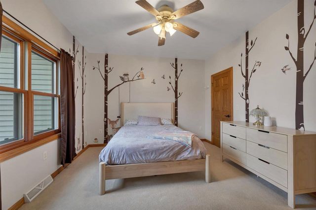 2503 WILDING WAY, Suamico, WI 54173