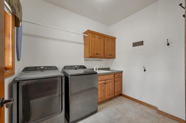 2503 WILDING WAY, Suamico, WI 54173