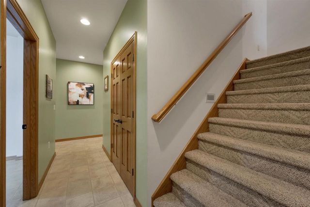 2503 WILDING WAY, Suamico, WI 54173