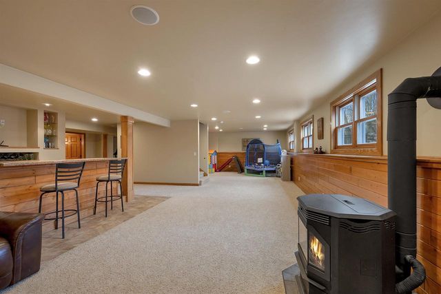 2503 WILDING WAY, Suamico, WI 54173