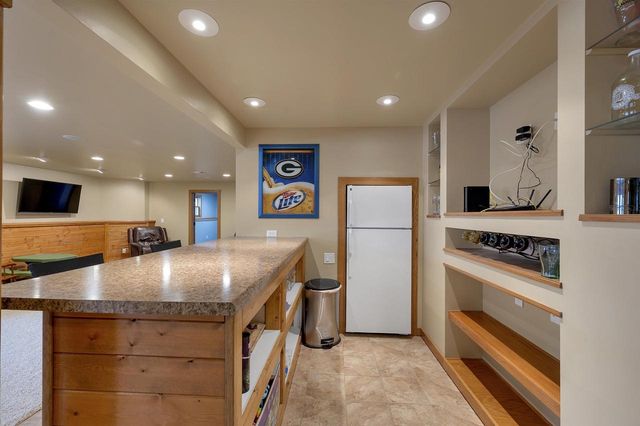 2503 WILDING WAY, Suamico, WI 54173