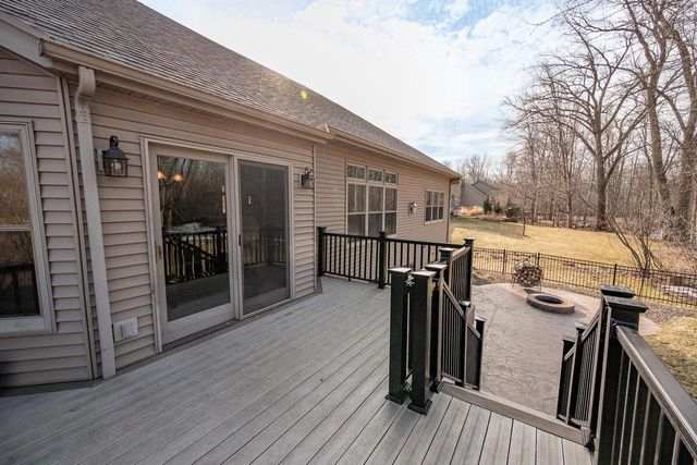2503 WILDING WAY, Suamico, WI 54173
