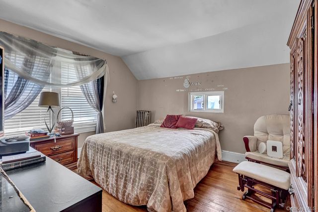 17 Shonnard Avenue, Freeport, NY 11520