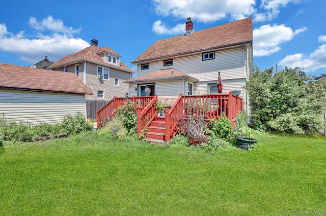 17 Shonnard Avenue, Freeport, NY 11520