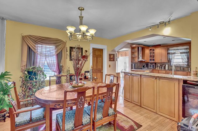 17 Shonnard Avenue, Freeport, NY 11520