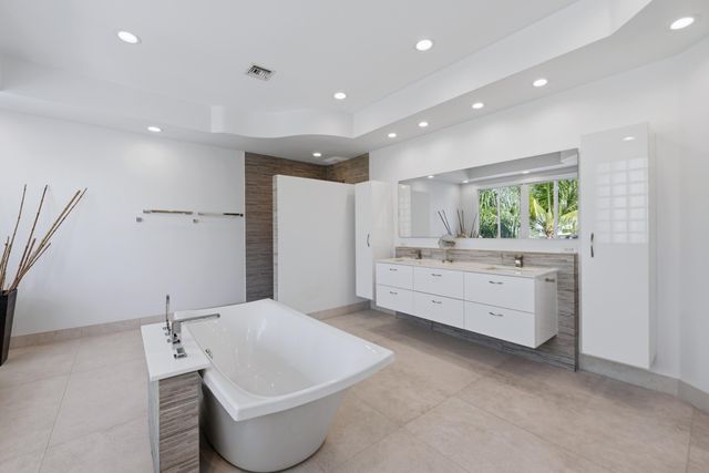 607 Intracoastal Drive, Fort Lauderdale, FL 33304