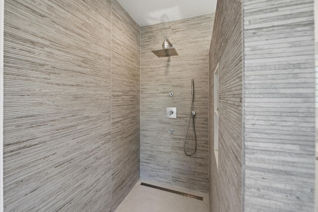 607 Intracoastal Drive, Fort Lauderdale, FL 33304