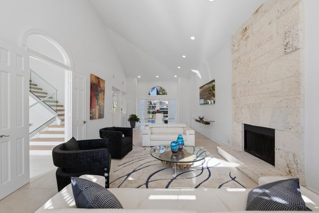 607 Intracoastal Drive, Fort Lauderdale, FL 33304