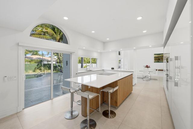 607 Intracoastal Drive, Fort Lauderdale, FL 33304