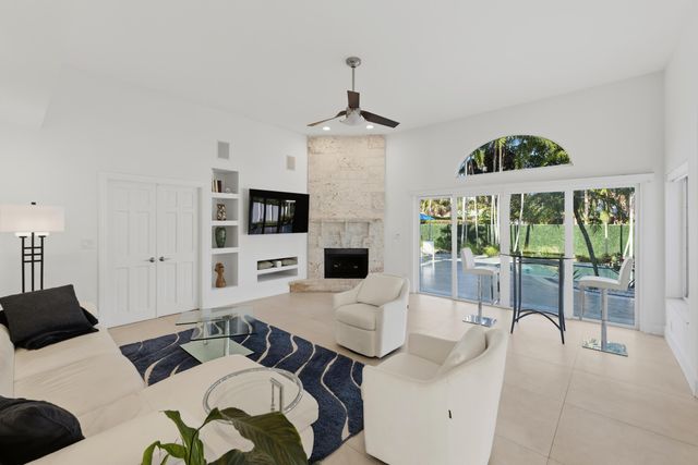 607 Intracoastal Drive, Fort Lauderdale, FL 33304