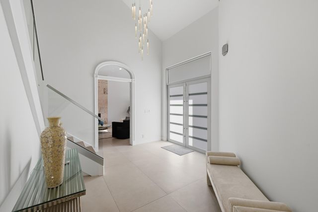 607 Intracoastal Drive, Fort Lauderdale, FL 33304