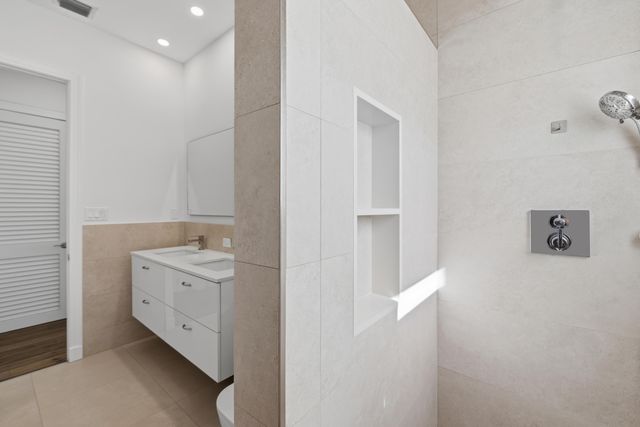 607 Intracoastal Drive, Fort Lauderdale, FL 33304