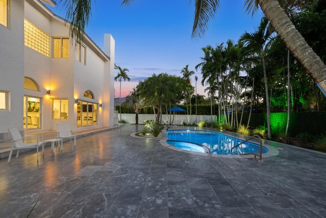 607 Intracoastal Drive, Fort Lauderdale, FL 33304