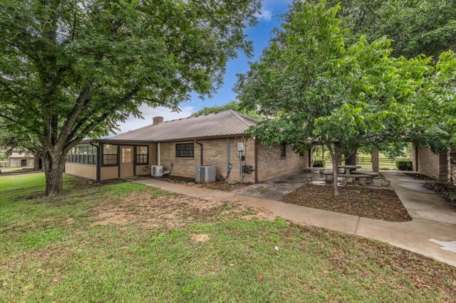 15796 Chapel Road, Lorena, TX 76655