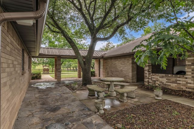 15796 Chapel Road, Lorena, TX 76655
